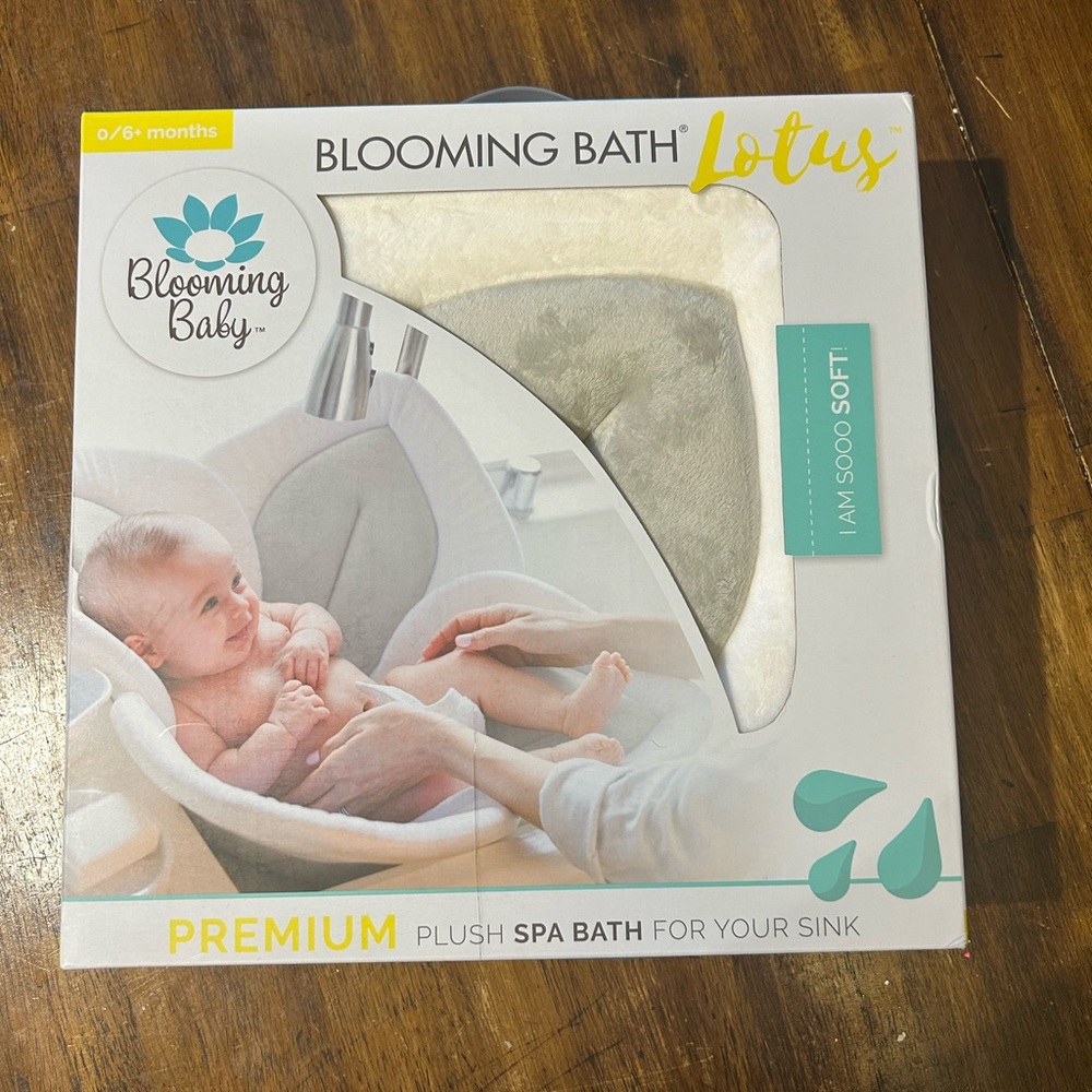 Blooming Bath Lotus